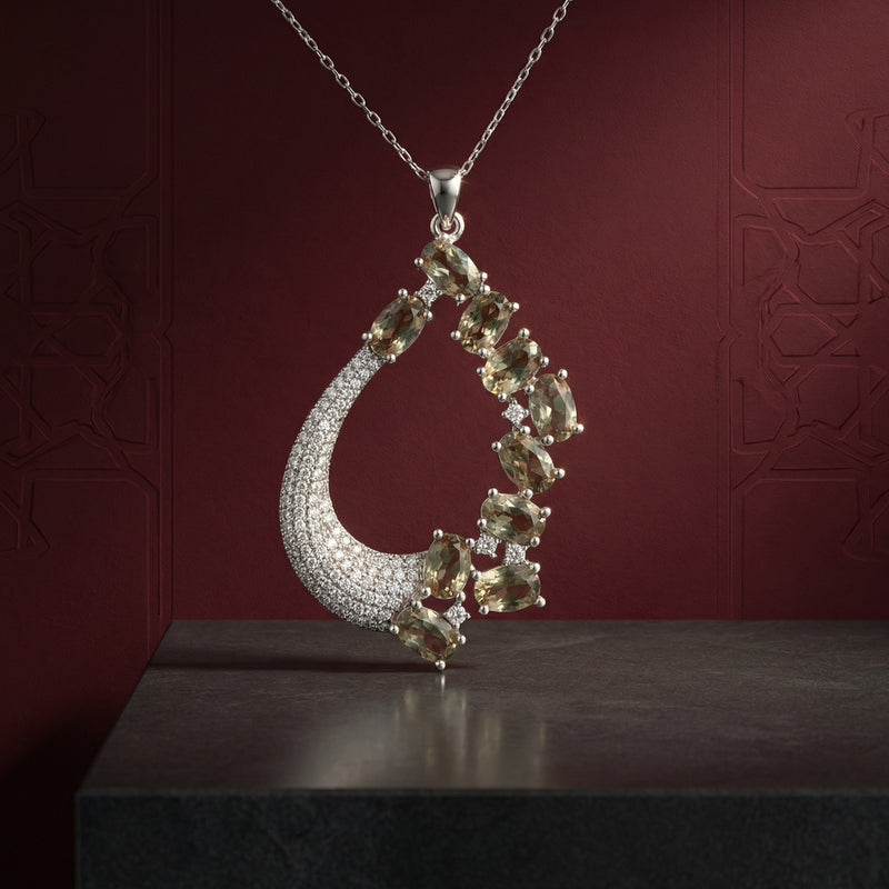 Load image into Gallery viewer, LUNA ARC NECKLACE